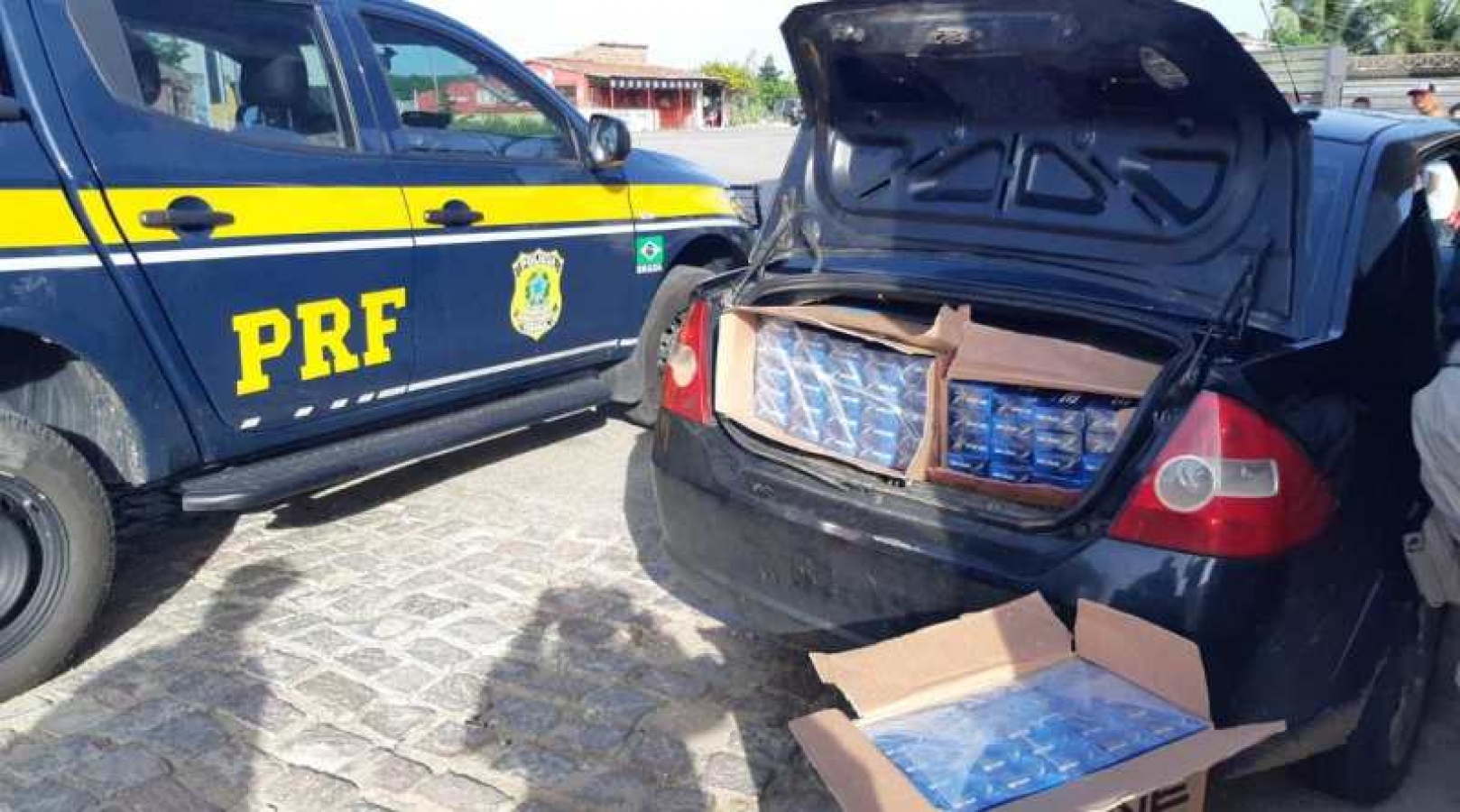 PRF apreende 8 mil maços de cigarros em Riachuelo/RN