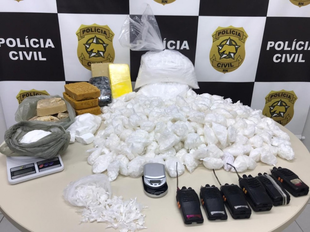 Polícia Civil encontra 19 mil papelotes de cocaína em depósito na Zona Leste de Natal