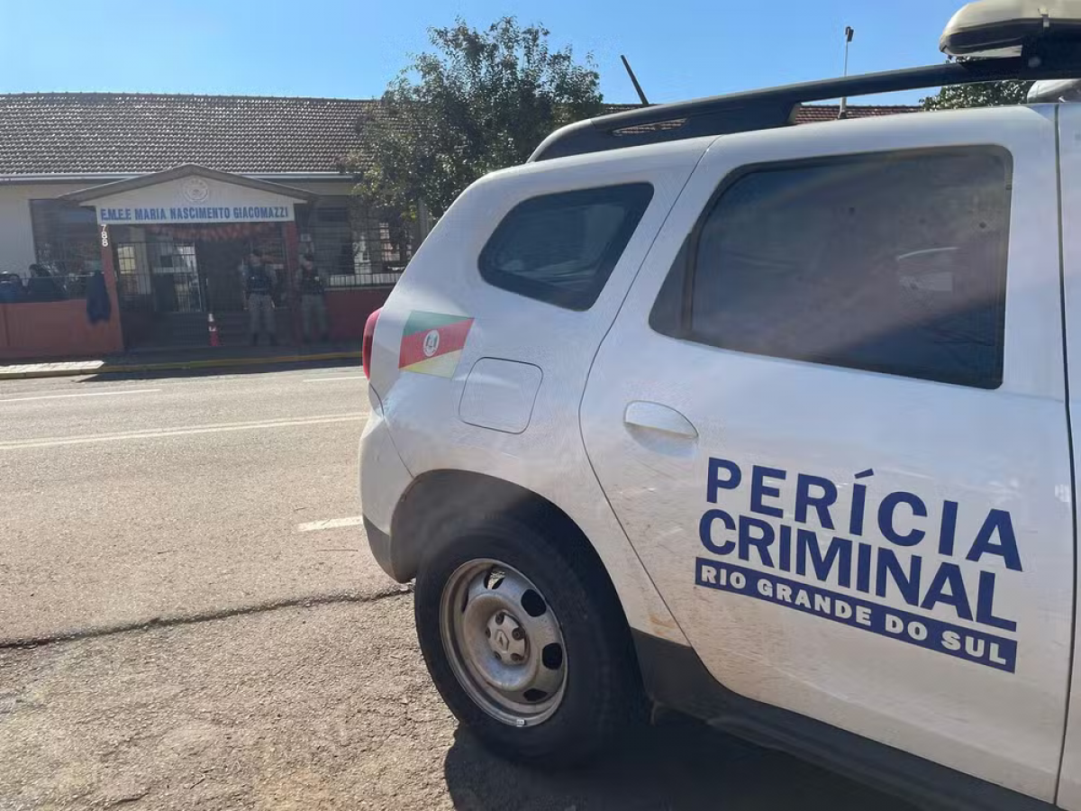 Adolescente invade escola no RS e mata criança de 9 anos com golpes de faca