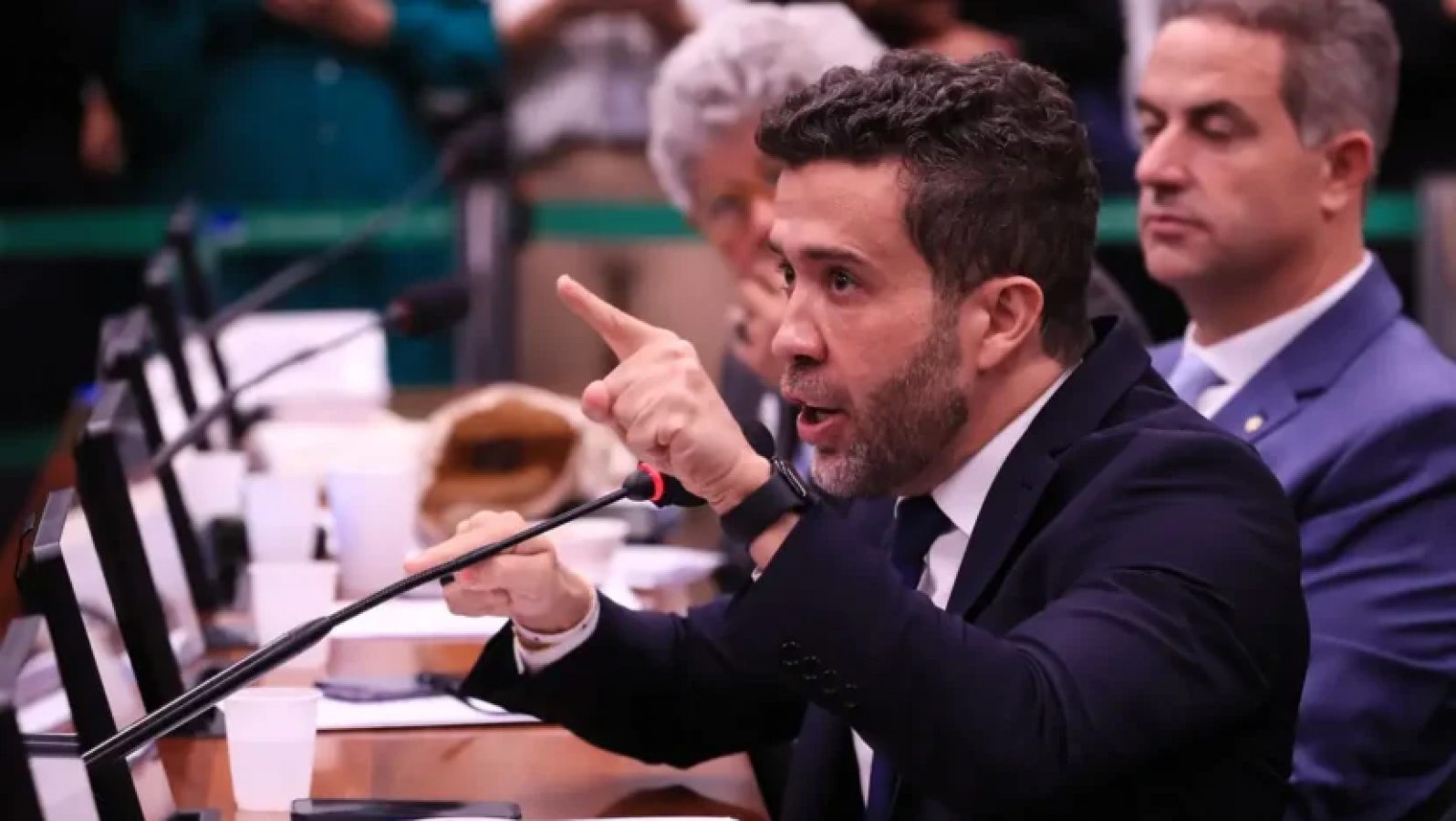 Conselho de Ética suspende André Janones por 3 meses após ofensas a Nikolas Ferreira
