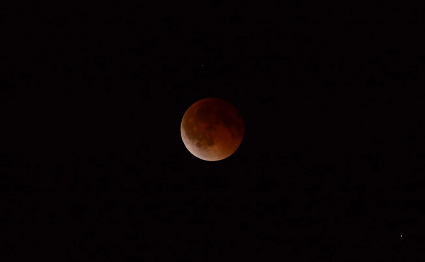 Lua de sangue poderá ser vista do RN durante eclipse lunar em agosto
