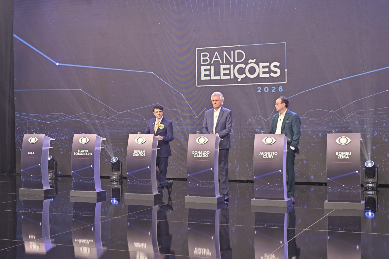Primeiro debate presidencial de 2026 é marcado por ausências de Lula, Flávio e Zema