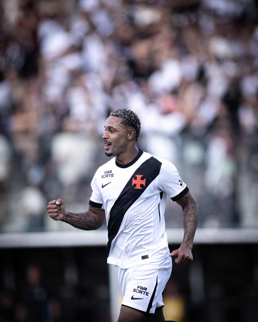 Jogador do Vasco é alvo de operação contra tráfico de drogas e armas no Rio