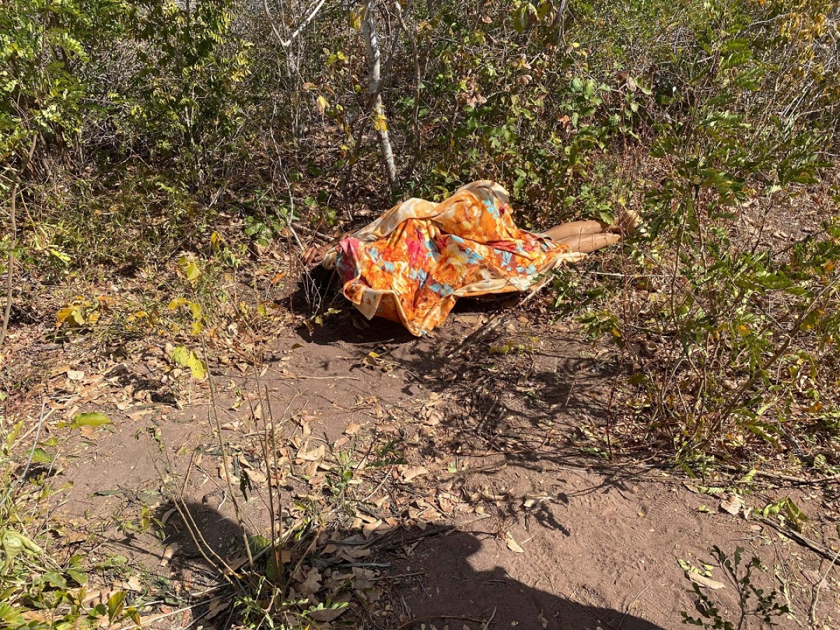Homem é encontrado morto com a cabeça decapitada em Serra do Mel