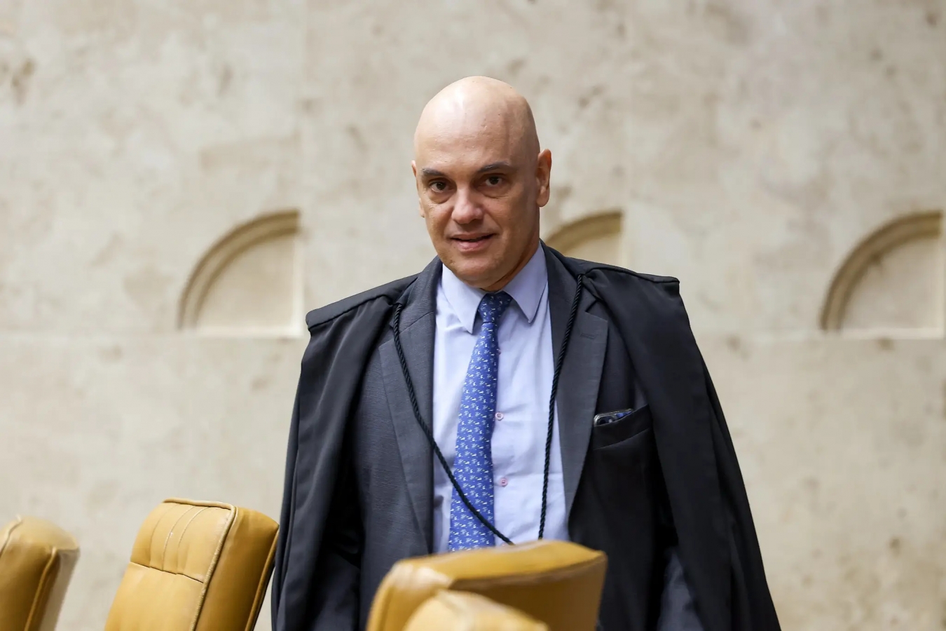 Moraes nega mensagens com Vorcaro e acusa Mendonça de criar ‘farsa incriminatória’