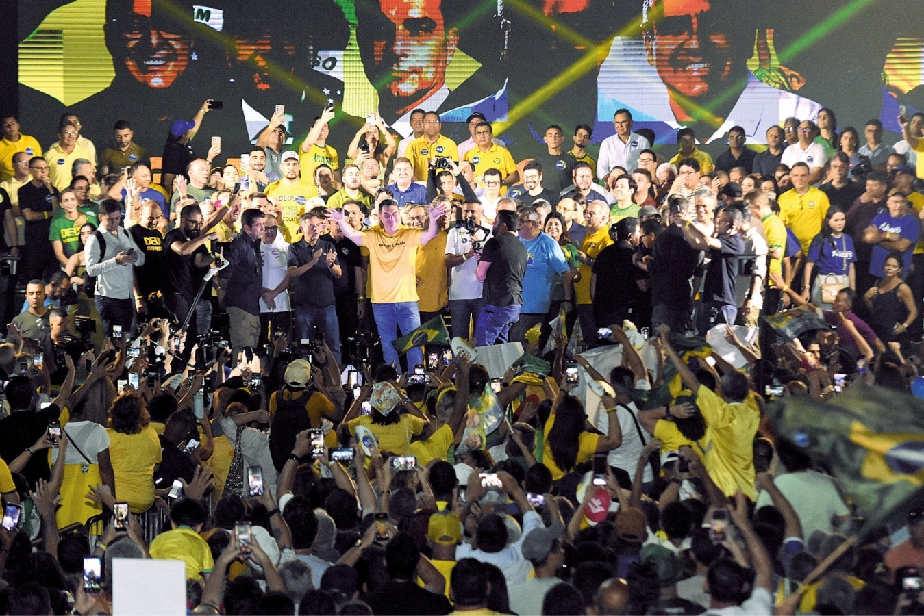 Flávio Bolsonaro participa de comícios e motocarreata em Natal e Parnamirim nesta segunda-feira