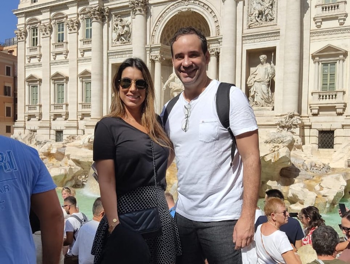 Jornal revela que Cadu teria usado verba pública para viajar a Roma com a namorada