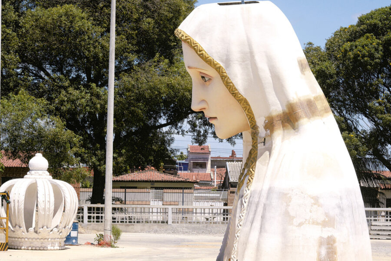 Prejuízo de R$ 3 milhões com incêndio faz escultor atrasar entrega de estátua