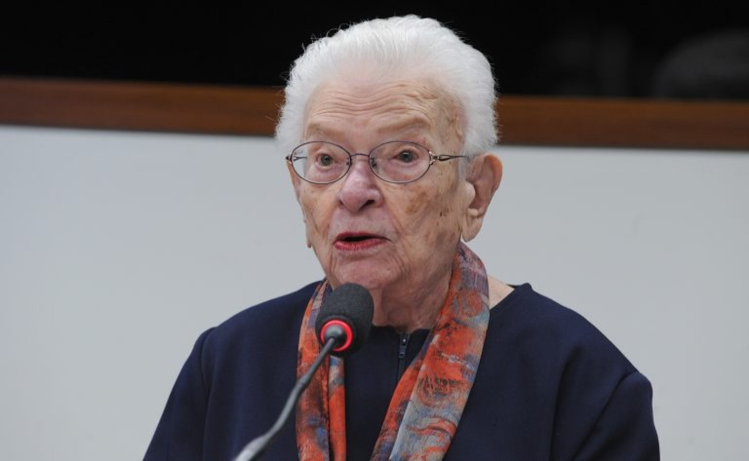 Aos 91 anos, deputada eleita se torna a mais velha do país