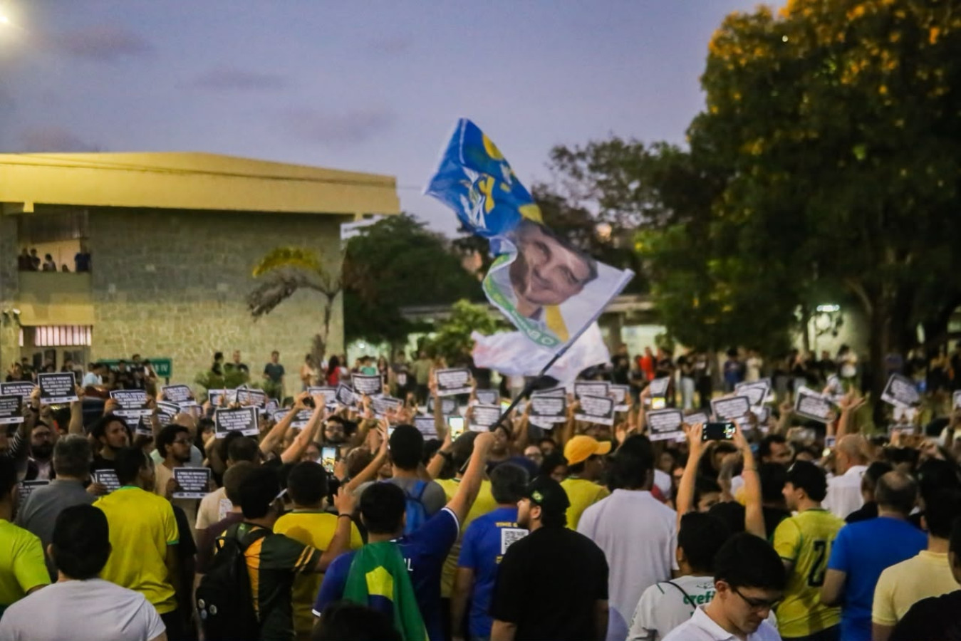 UFRN repudia agressões em ato político e anuncia apuração em Natal