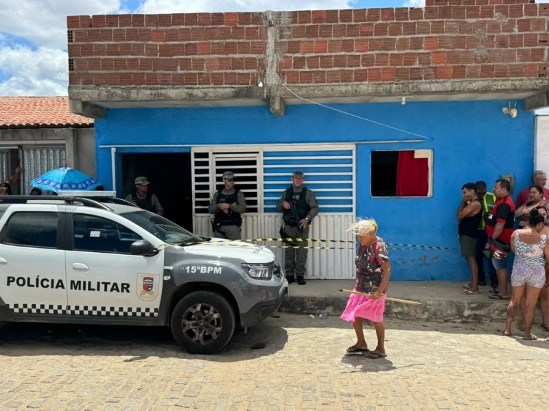“Ele matou minha família”: criança baleada pelo padrasto pede ajuda ao padrinho em Santa Cruz