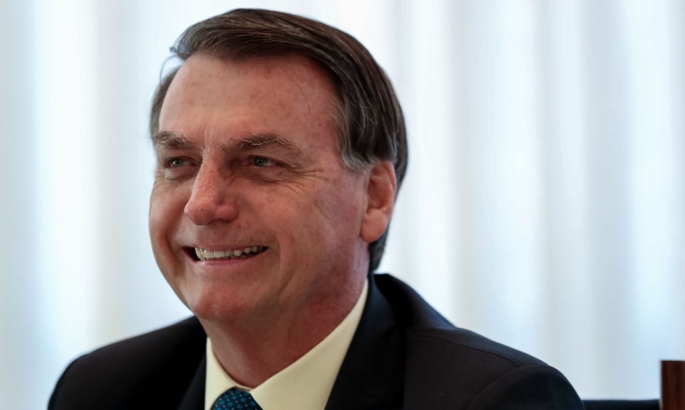 Bolsonaro sanciona lei de auxílio financeiro para o setor cultural