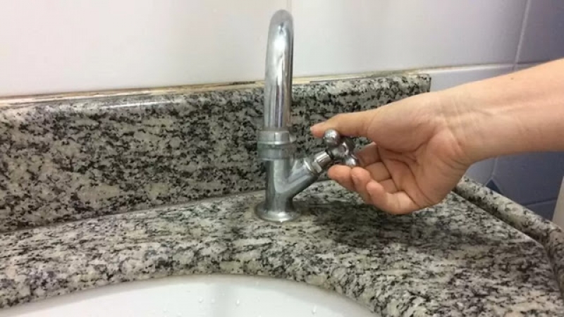 Serviço de manutenção na rede suspende abastecimento de água em nove bairros de Natal