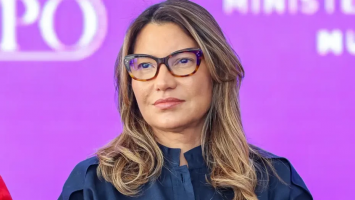 Janja reage a fala de Trump sobre tarifas: “Ai, esses vira-latas”