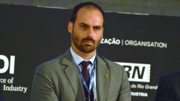 Eduardo Bolsonaro elogia tarifa de Trump e culpa Moraes por medida contra o Brasil