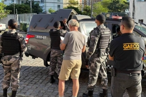 Ex-marido de Maria da Penha é preso em Natal após entrevista proibida pela Justiça