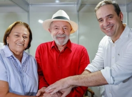 Às vésperas da eleição, Lula passa a conhecer Cadu e começa a segui-lo nas redes sociais.