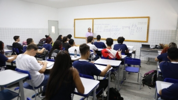 Professores de Natal suspendem greve após Justiça elevar multa para R$ 50 mil por dia