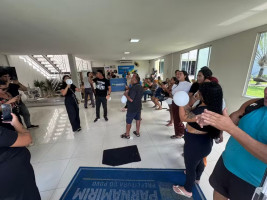 Familiares de criança que morreu após atendimento em UPA protestam na Prefeitura de Parnamirim