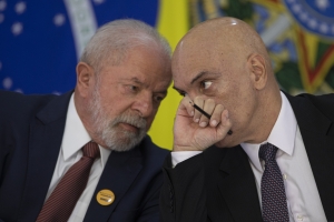 Lula conversou com ministros do STF sobre caso Moraes
