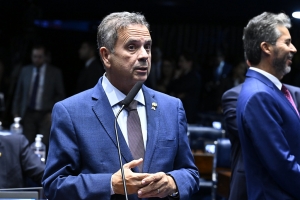 Rogério Marinho chama Lula de mal-intencionado e diz que proposta do fim da 6x1 é 