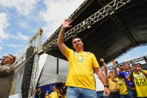 Quaest mostra Flávio à frente de Lula pela primeira vez no 2º turno