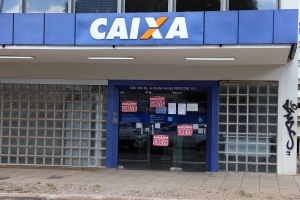 Funcionários da Caixa rejeitam proposta e mantêm greve nacional