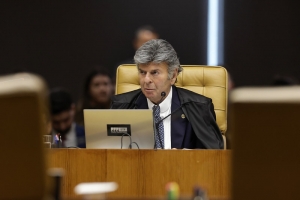 Fux suspende decisão de Dino e restabelece ordem para remover posts sobre Flávio e Nossa Senhora