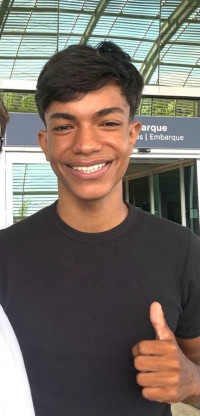 Motorista por aplicativo de 21 anos morre baleado após assalto a pizzaria em Natal