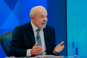 Lula diz que entregará à Justiça autorização para abrir sigilo bancário dele e dos filhos