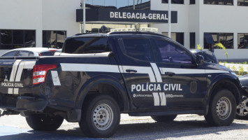 Casal estrangeiro é mantido refém por criminosos por 6 horas no litoral Norte do RN
